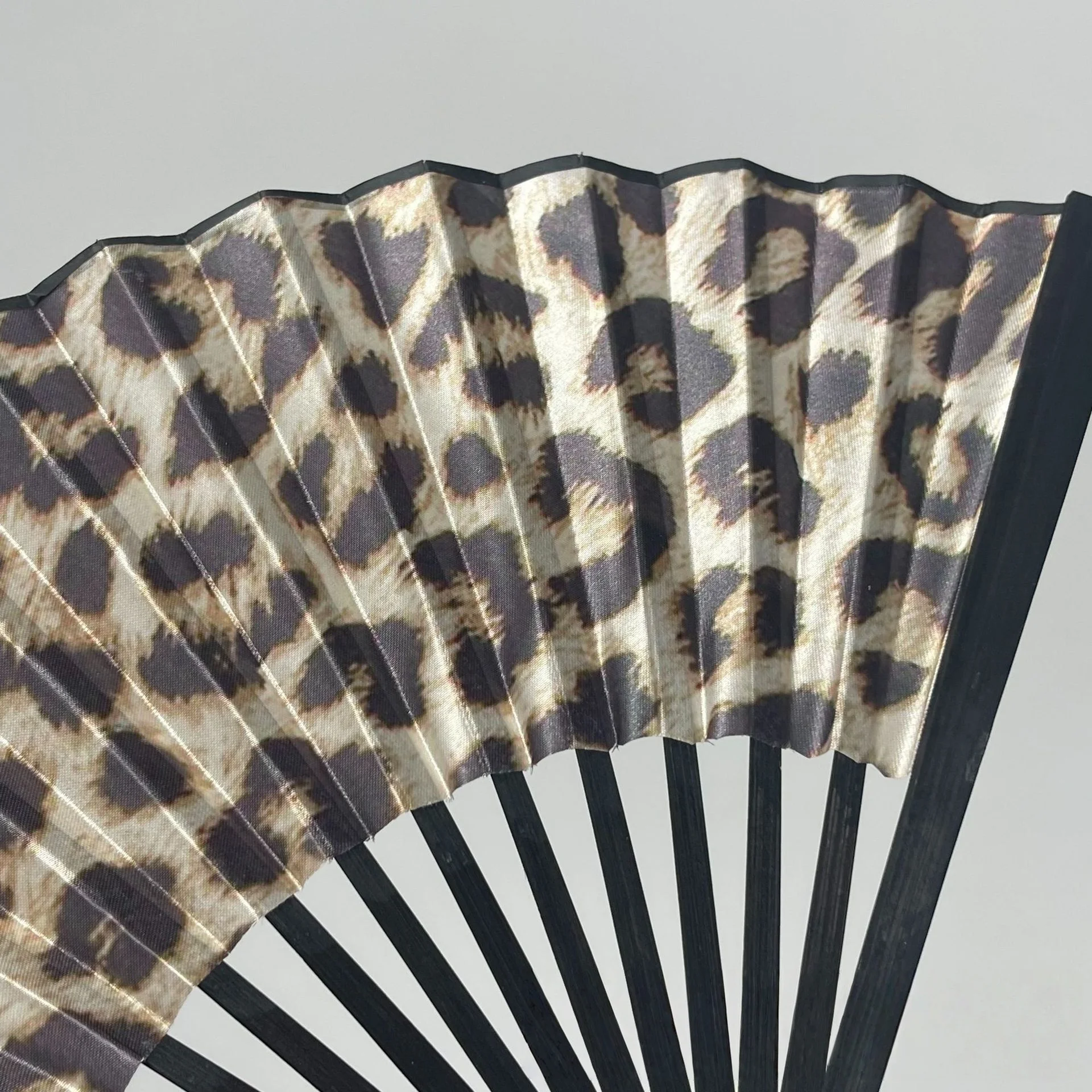 Leopard Print Folding Fan Dance Prop Elegant Lady Handheld Fan Bar Festival Party Performance Decoration Prop Portable Fans