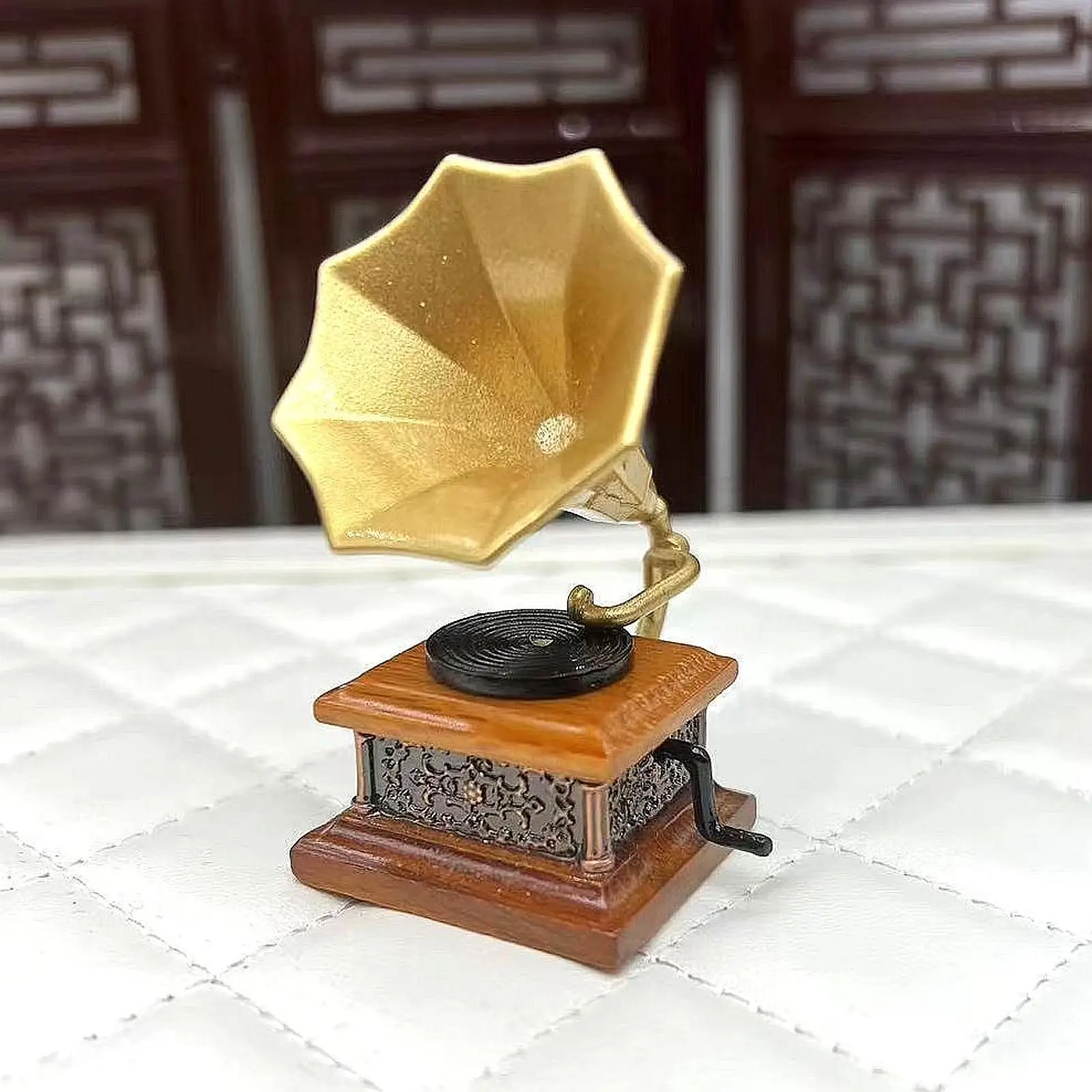 

1/12 Scale Simulated Dollhouse Gramophone for Room Box Teatable Coffee Table