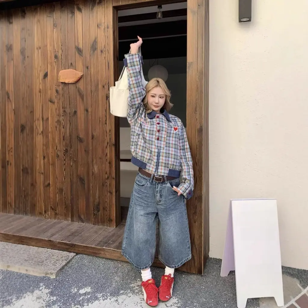 

Women's Retro Japanese Style Cropped Jeans Summer Loose Straight Shorts with Stitching Design And Plaid Pocket Trendy