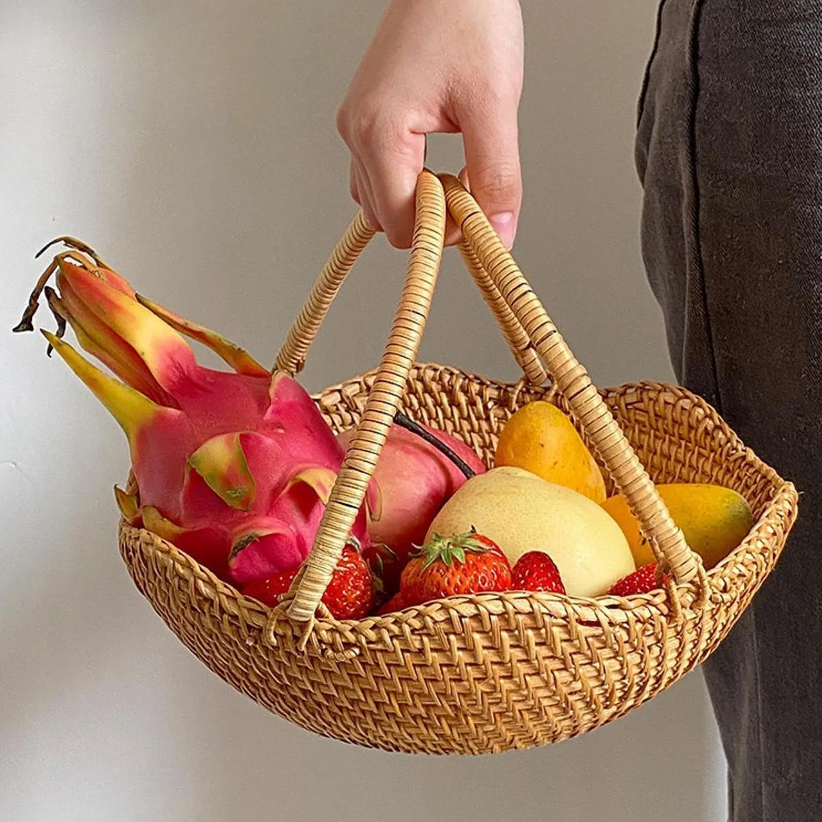 

Picnic Basket Picnic Carrier Storage Basket with Handle Outdoor Strawberry