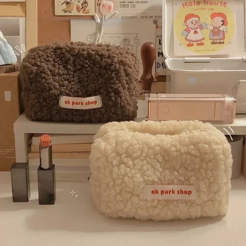 Bolsa de mujer, bolsa de cosméticos de pelo de cordero, almacenamiento de felpa, bonita bolsa de papelería, organizador de maquillaje esencial de