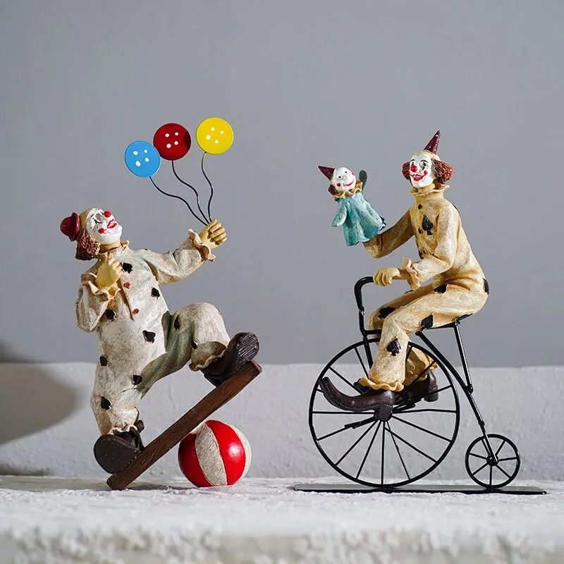 NORTHEUINS Esin Poker Clown Figurines Circus Magic Joker Doll Statue Living Room Desktop Decoration Children's Gifts Collections