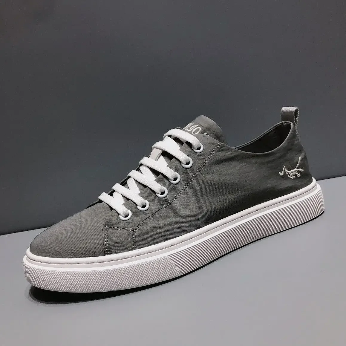 

Male Shoe Low-Top With Laces Gray Embroidery Designer Luxury Sneakers Adults Comfortable On Sale In Promotion Men's Casual Shoes
