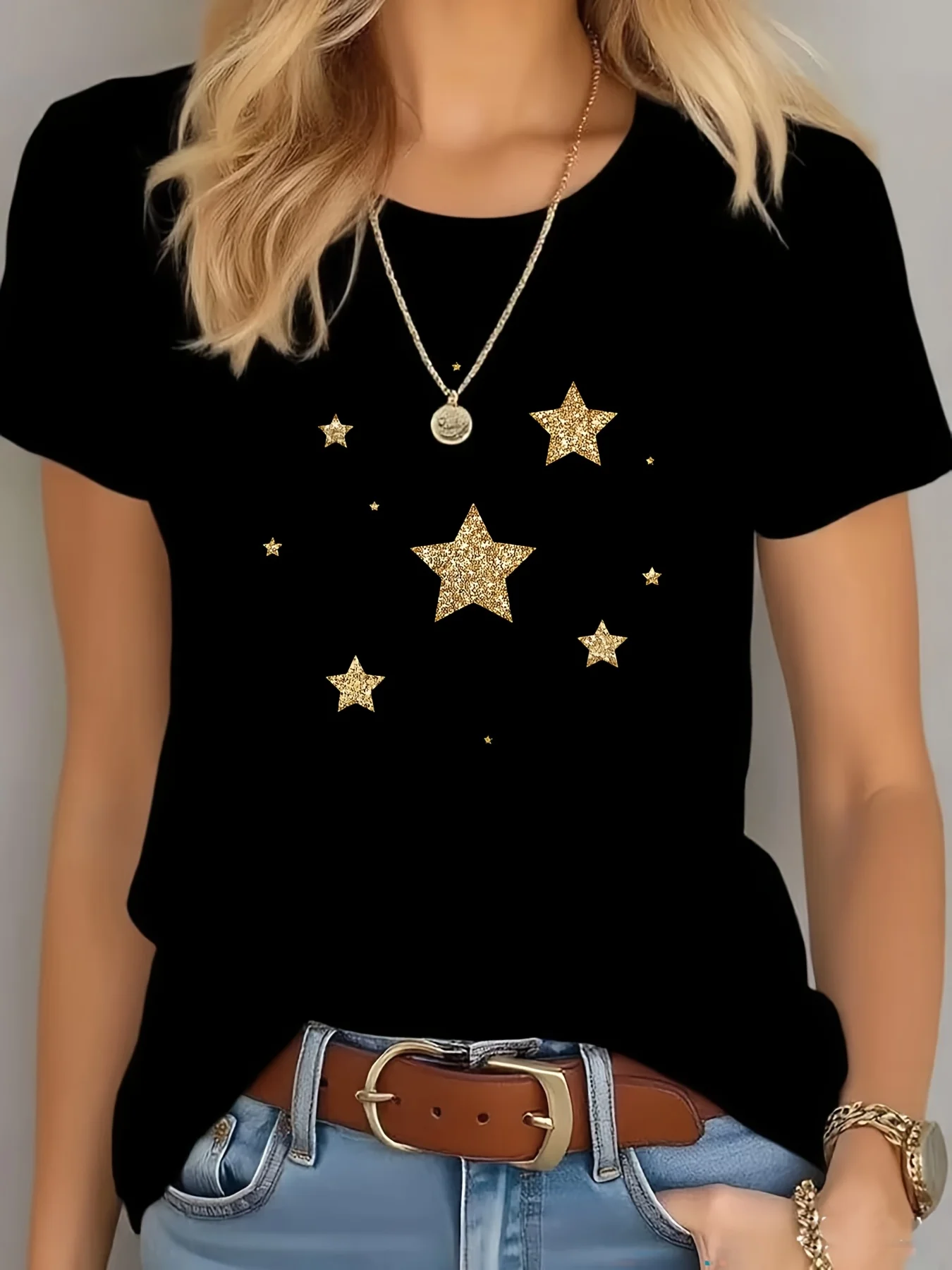 Women's Golden Star Print Tee 90s Trend Style Tee Woman Graphic Vintage Selection Breathable Top Fashion Funny Female Casual Tee