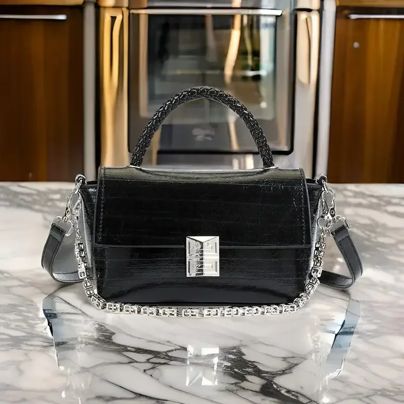 

Luxury Crocodile-Embossed Shoulder Bag Timeless Elegant Design Gold-Tone Chain Strap & Silk-Twill Lined Interior