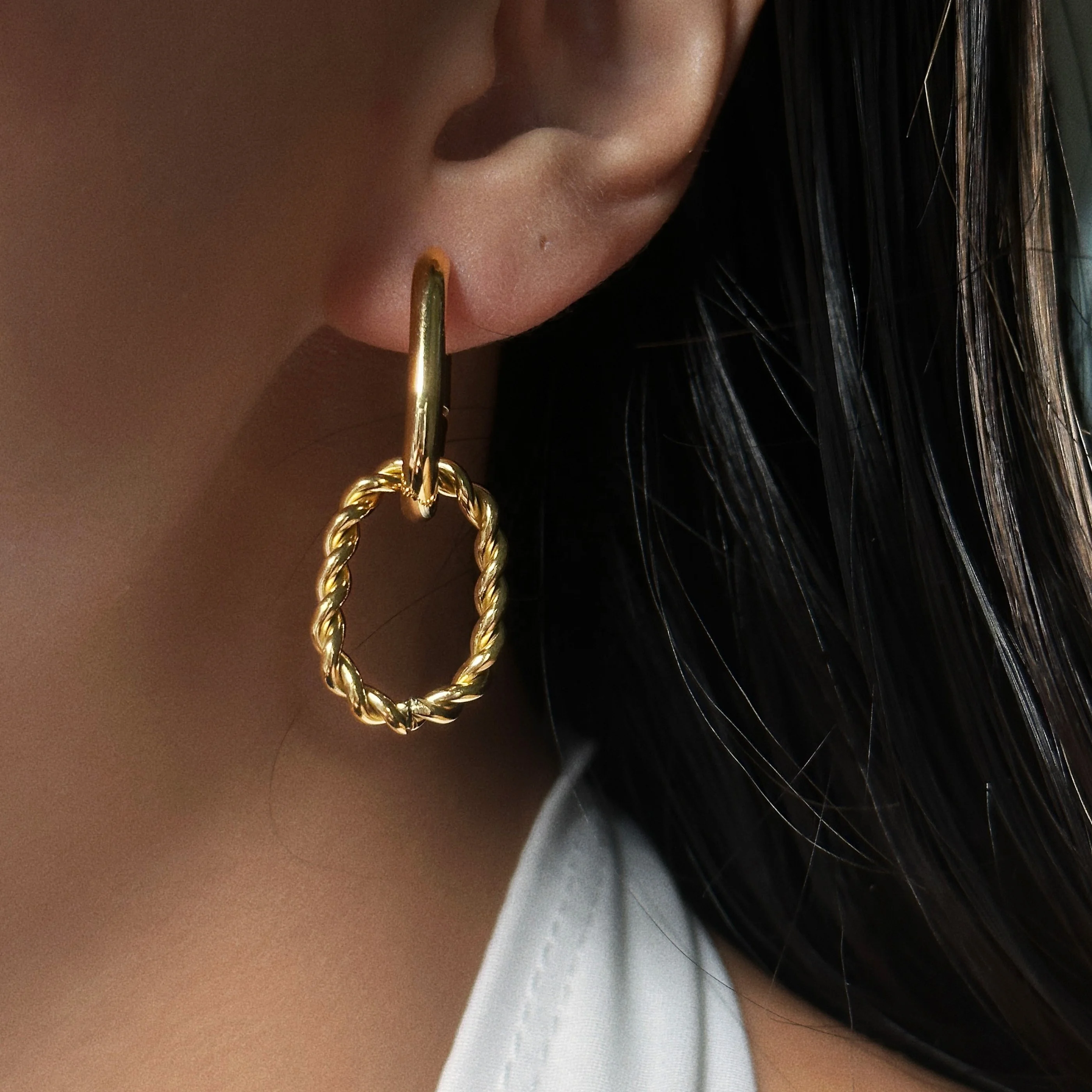 

DASEIN 2025 New Court Style Vintage Twist Oval Hoop Earrings Hypoallergenic 18k Gold Plated Stainless Steel Jewelry for Women