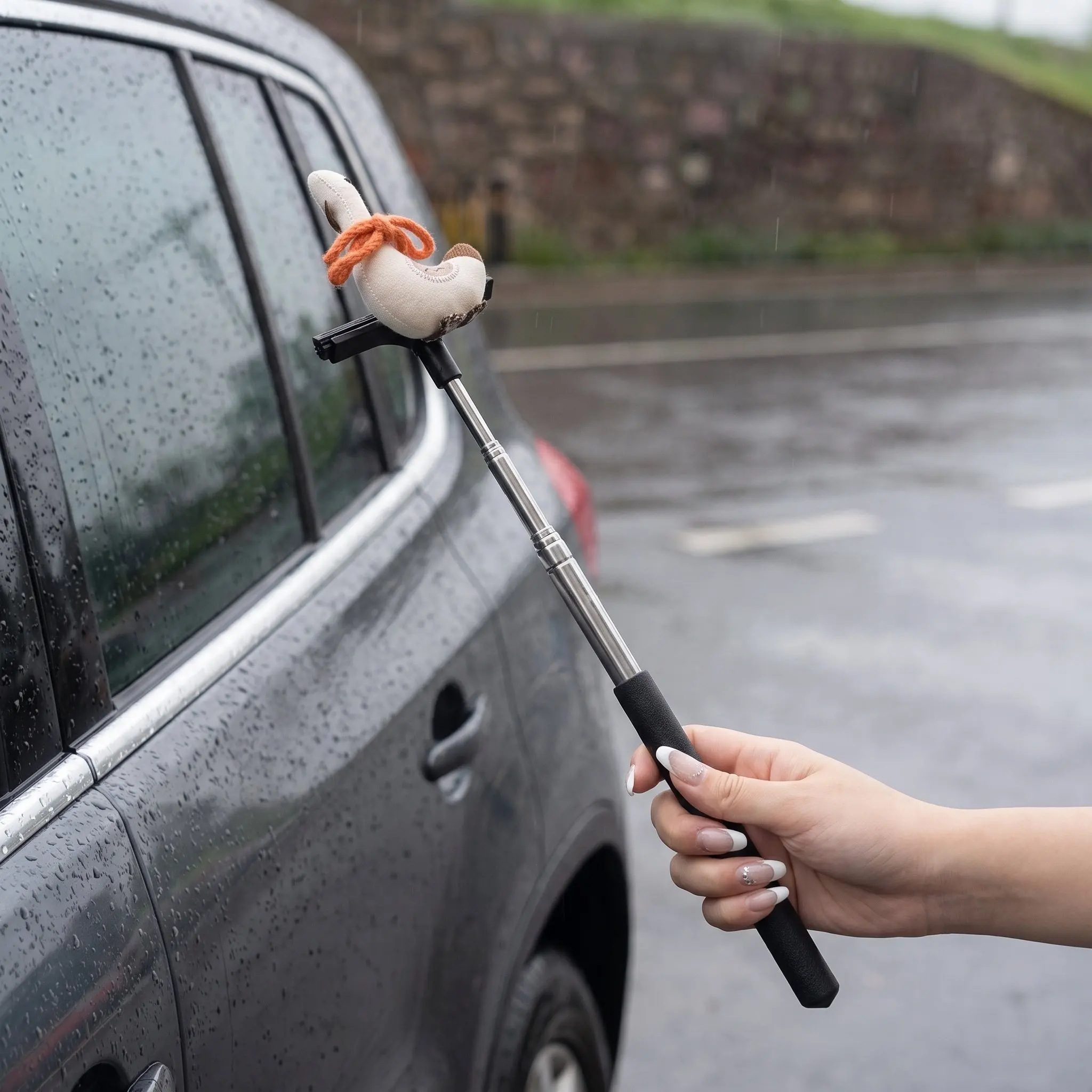Retractable Car Rearview Mirror Wiper Black Cute Duck Style Portable Extendable Wing Mirror Cleaner Tool Rainy Day Use