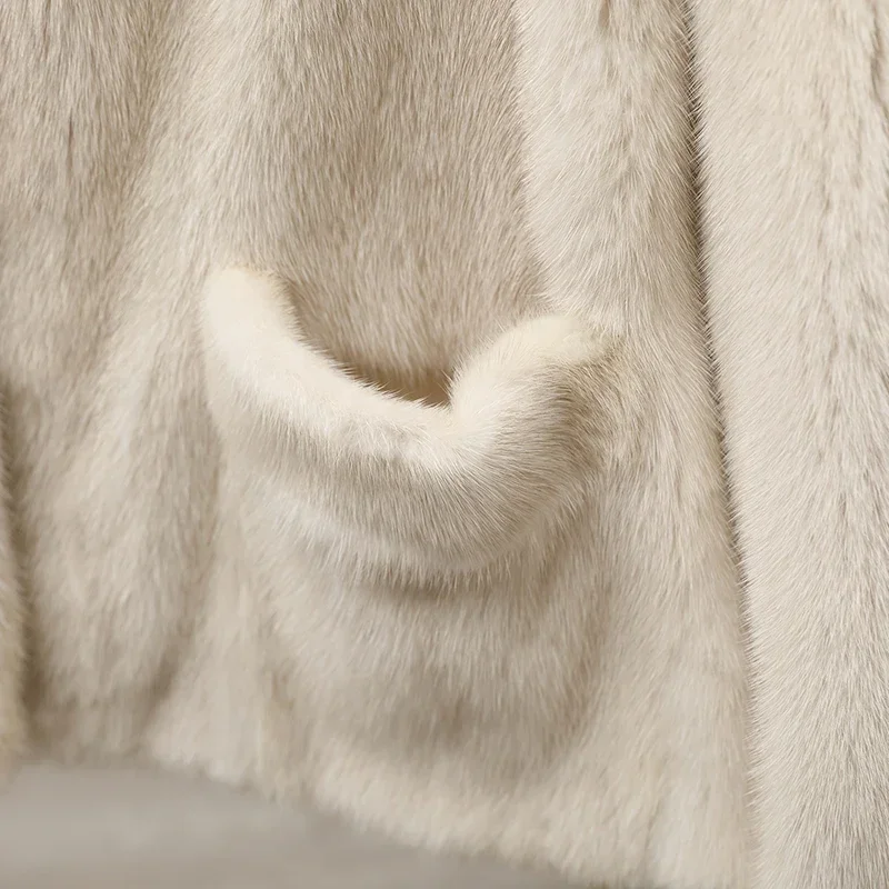 Mink Fur Coat Women Clothing Real Fur Coats Fashion Vneck Mink Fur Jacket Luxury Winter Jackets New Fourrure Femme SGG1265