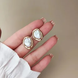 2024 Silver Needle French Retro Baroque Shaped Pearl Earrings Trendy Hong Kong Style Earclip Women's Girls Fashion Jewelry