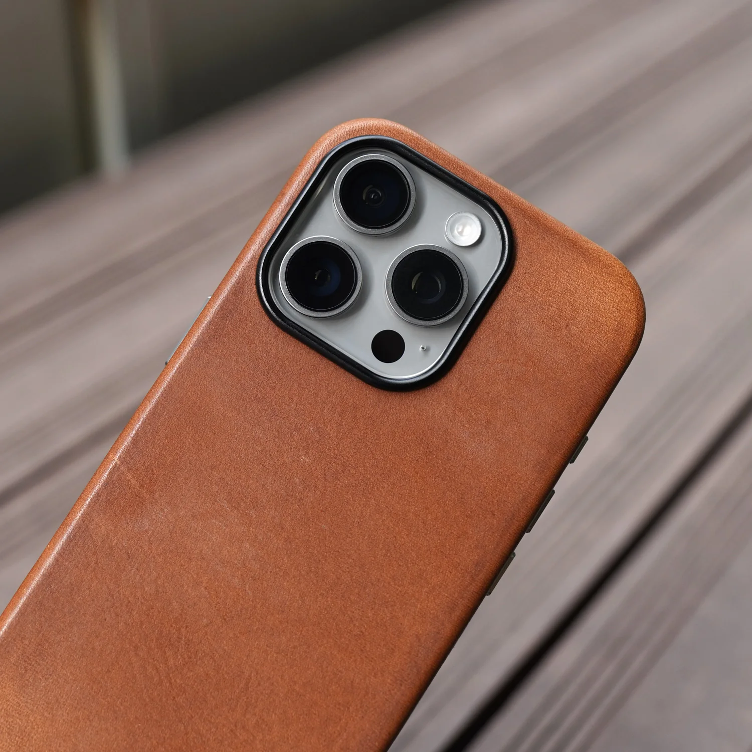 

Italian Genuine Leather Case for iPhone 16 15 14 Pro Max Magnetic Luxury Business Retro Cow Phone Cover