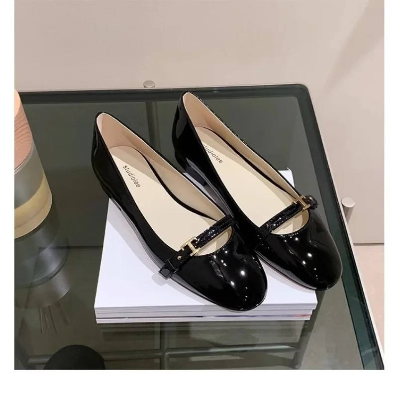 Women Flats Grape Mom Temperament Small Round Head Straight Buckle Patent Leather One Foot Pedal Flat Commuting Shoes Woman Shoe