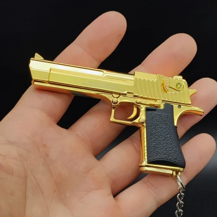 ل PUBG 1:3 بنادق نسر الصحراء الصغيرة الأسلحة سبيكة سيارة المفاتيح مسدس الأسلحة المعدنية بندقية الديكور سيارة مفتاح سلسلة حلقية