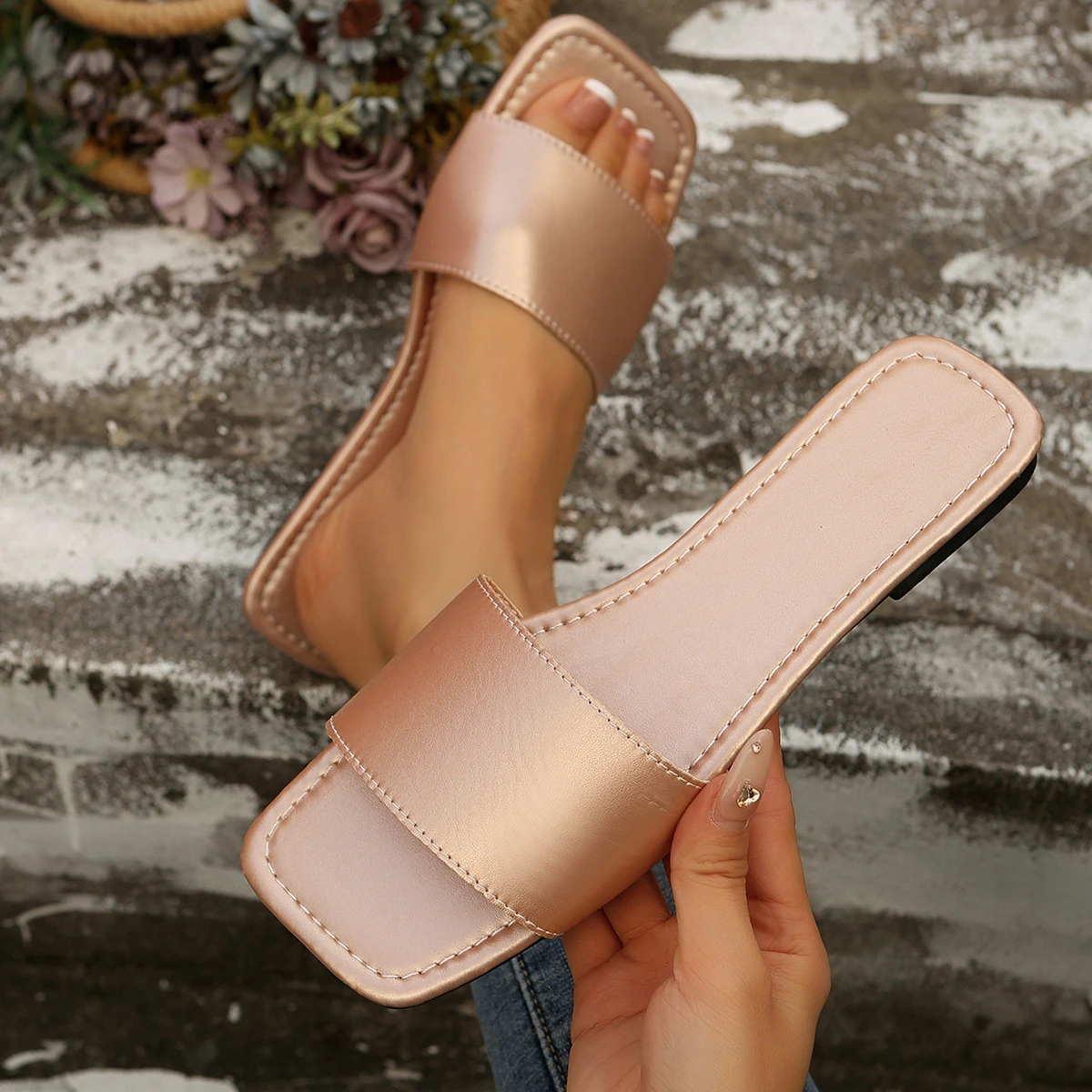 

2025 Summer Women Solid Color Flat Slippers Women Casual Home Shoes Round Toe Slip on Ladies Slippers Plus Size Slides Women