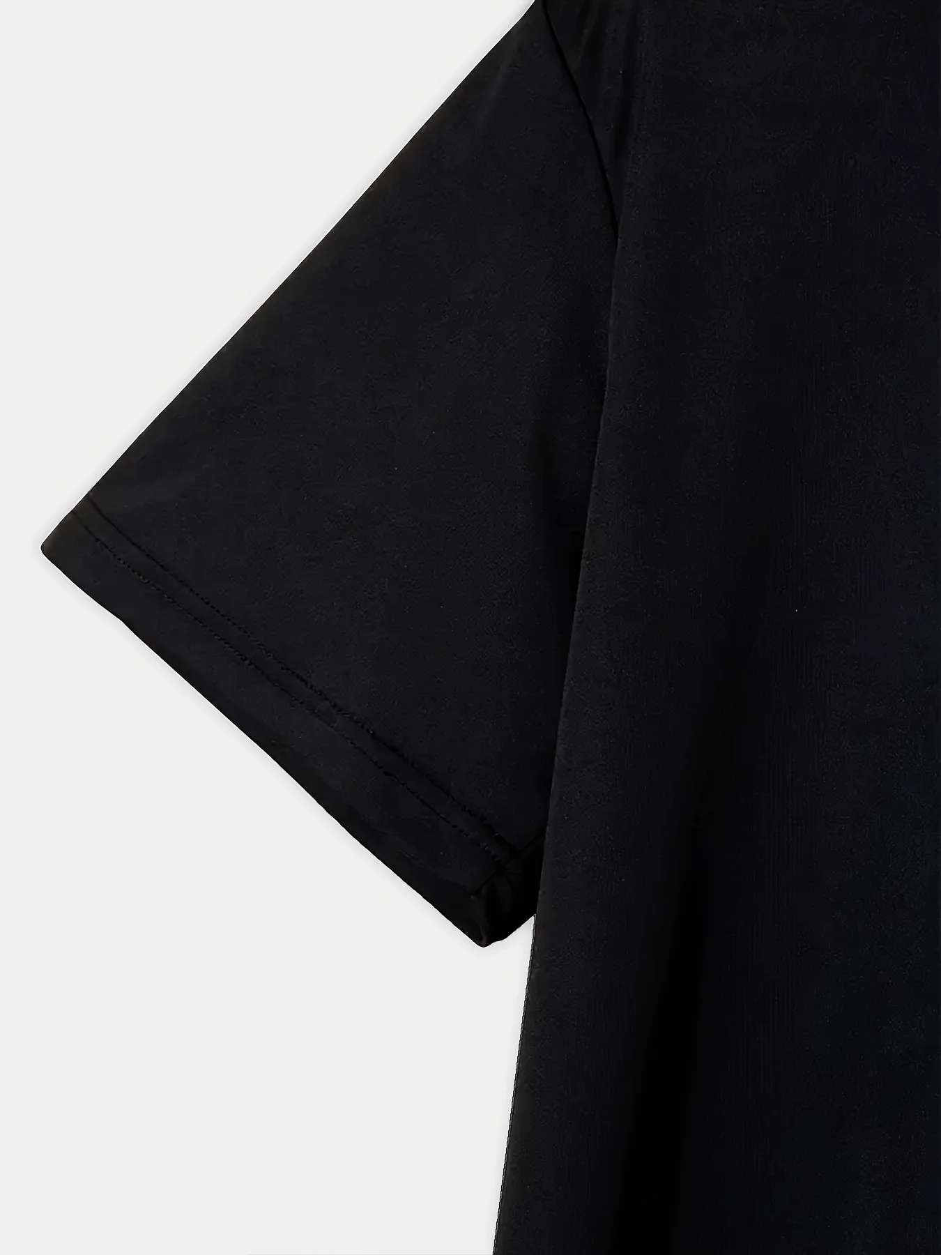 فستان صيفي أسود مثير للنساء مطبوع عليه خط الحب كاجوال بقصة ضيقة بدون أكمام ورقبة دائرية فستان قصير