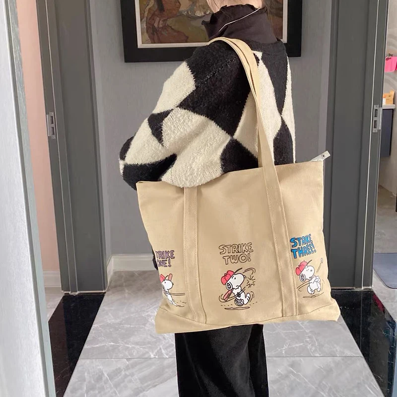 MINISO Fashion Cartoon Cute Canvas Bag borsa a tracolla di grande capacità borsa Casual da donna Snoopy Printed Tote Bag