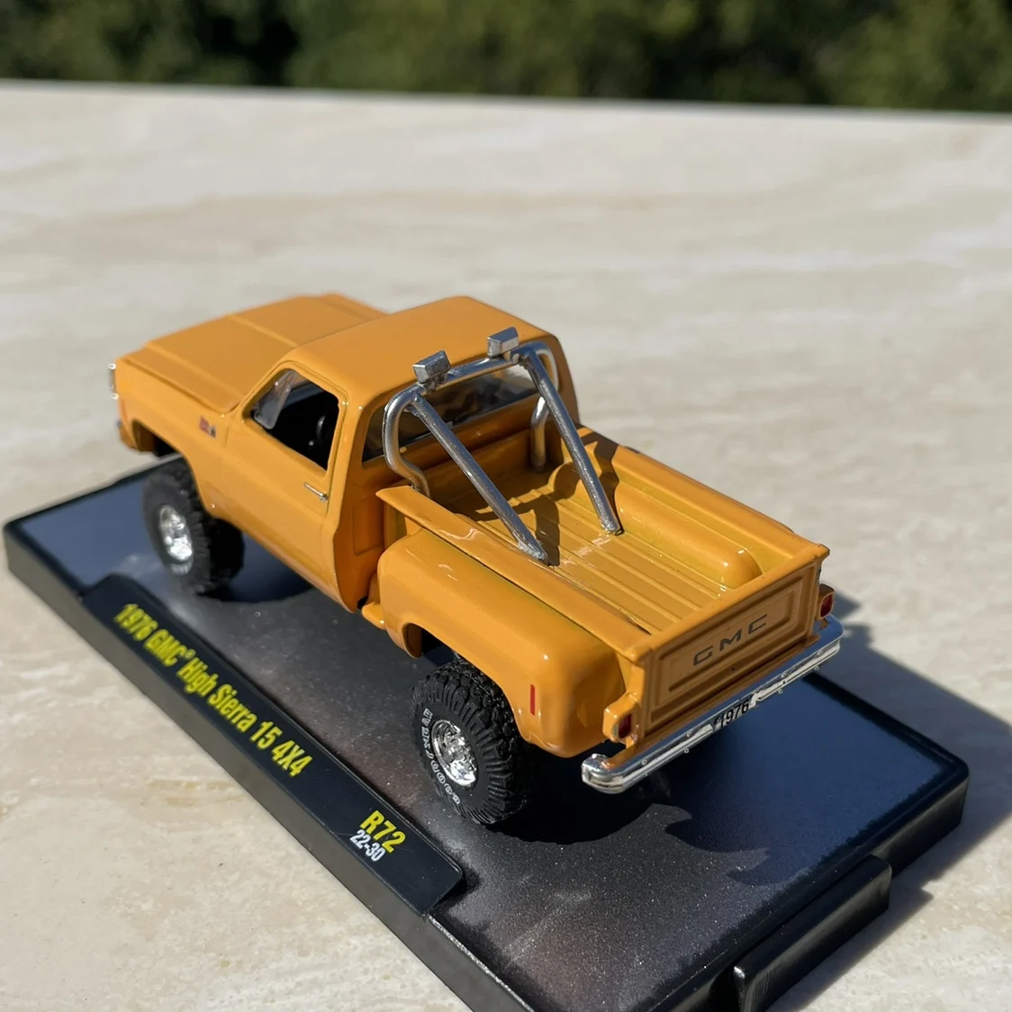 M2 Machines 1:64 1976 GMC HIGH SIERRA 15 4X4 alloy model kids gifts