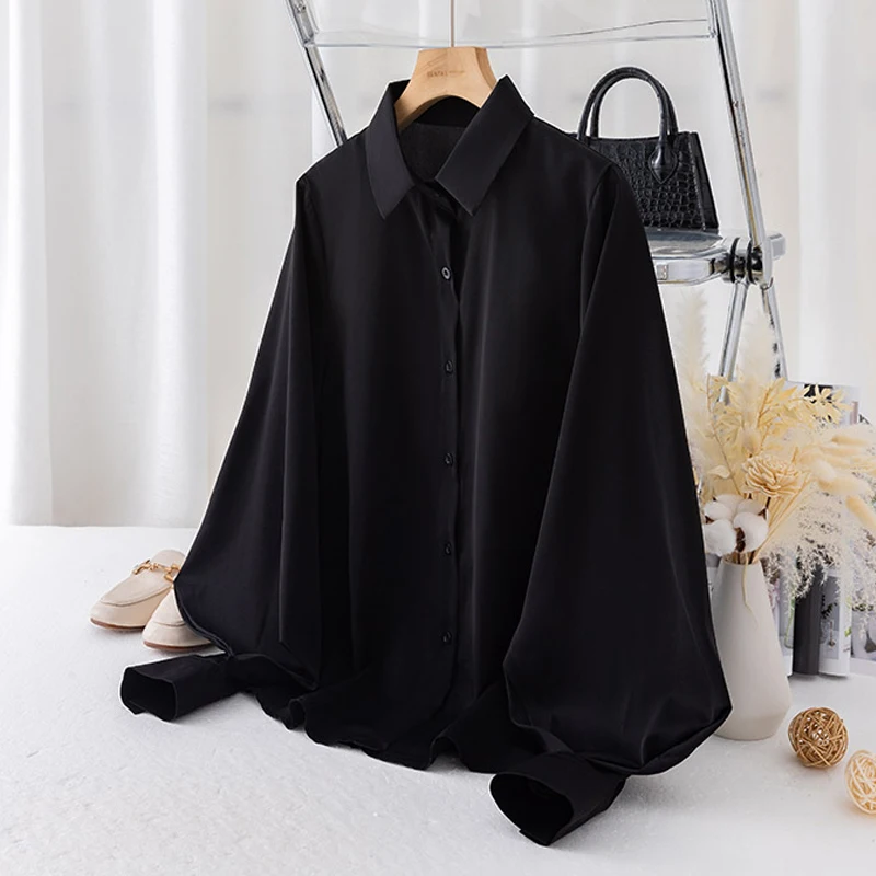 Camicia da ufficio moderna nera bianca Utilità coreana Chic con maniche a lanterna Abbigliamento minimalista