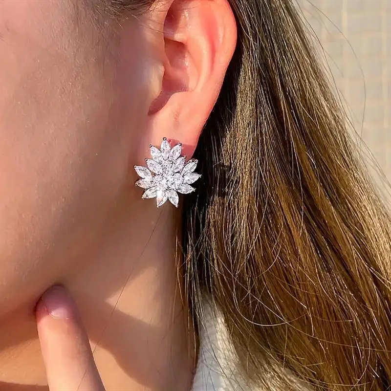 Huitan Funkelnde Damen-Ohrstecker, voll glänzend, mit Zirkonia, modisch, für Hochzeit, Verlobung, Accessoires, eleganter Schmuck, Geschenk für Damen