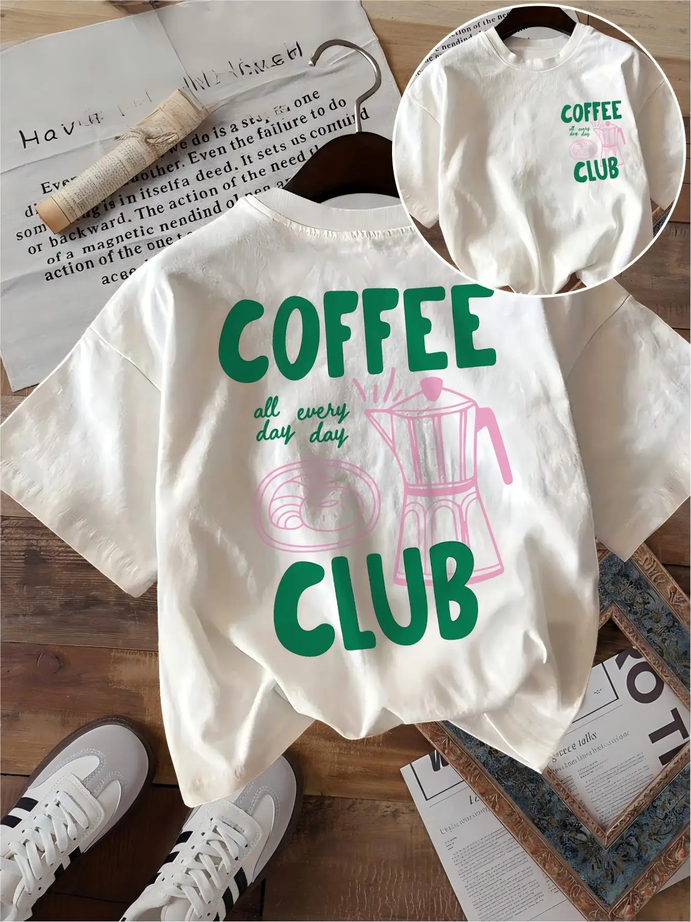 Camiseta Feminina com Estampa Gráfica Coffee Club, Moda de Verão, Manga Curta, Estilo Retro Streetwear