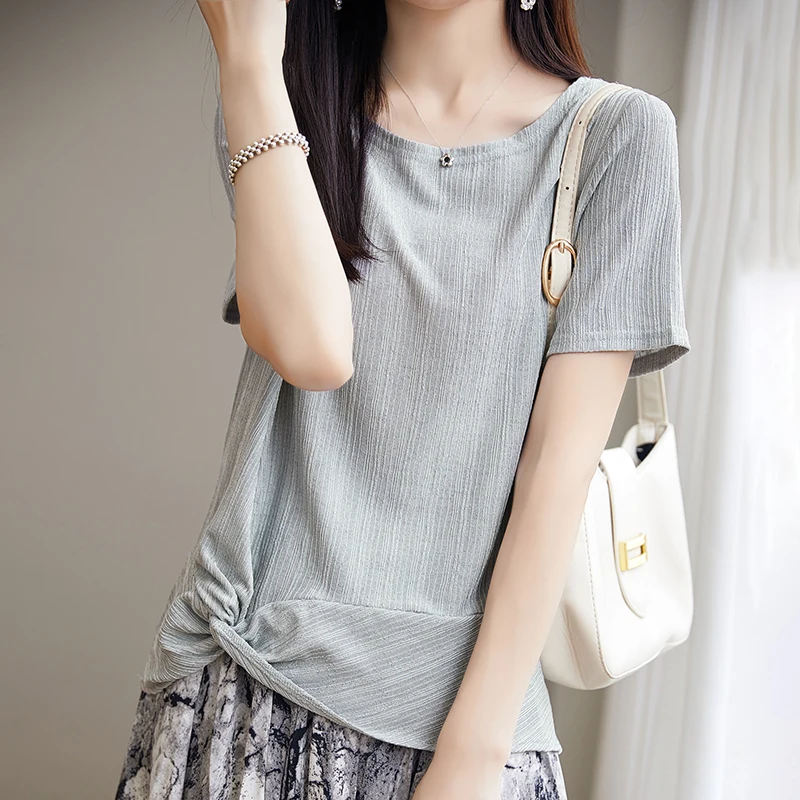 Round neck short sleeved solid color casual age reducing breathable T-shirt for spring and summer thin texture top