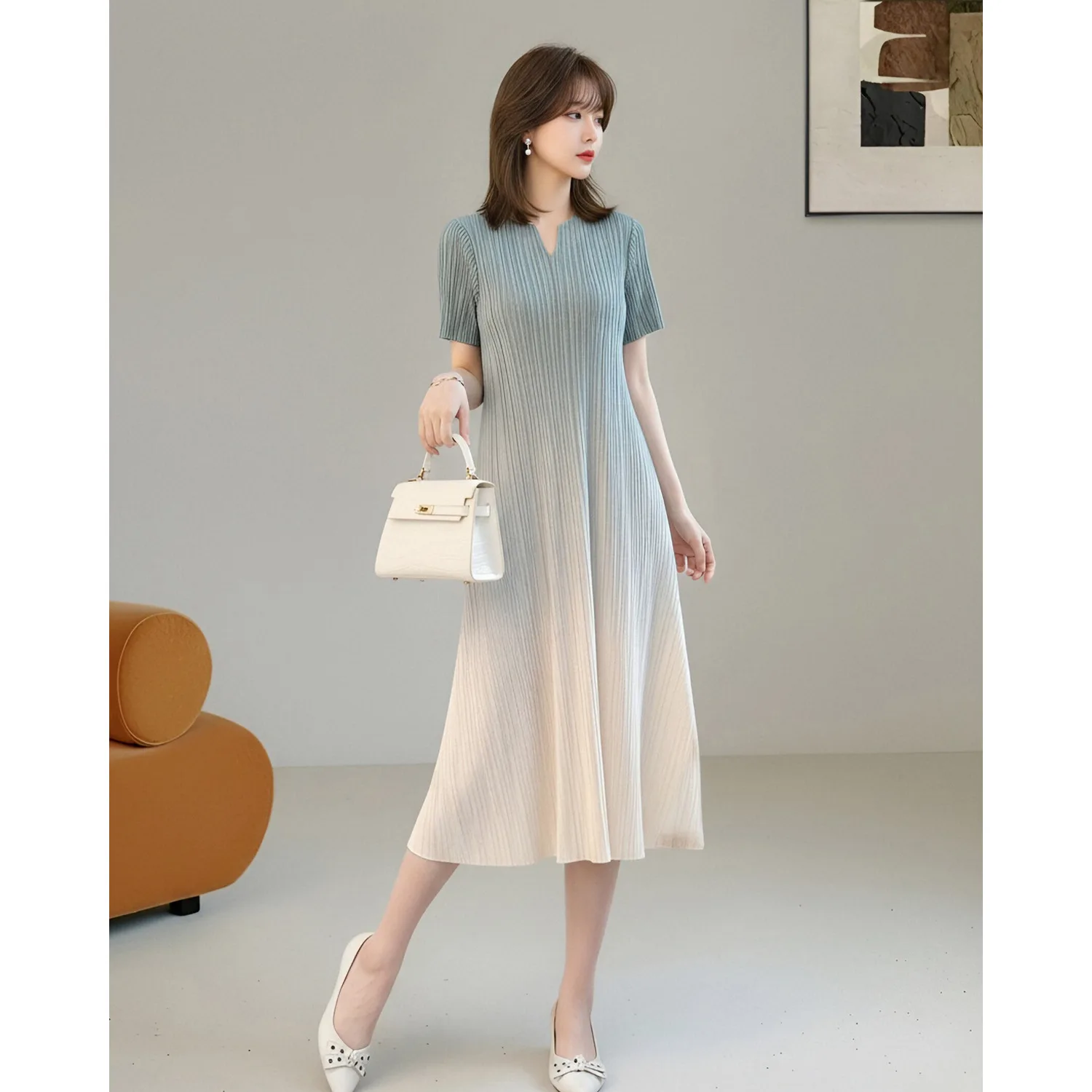 2026 New Summer Gradient V-neck Short-sleeved Loose Elegant Large Hem Pleated Skirt Dress Miyake Pleated Women's Casual Dresses