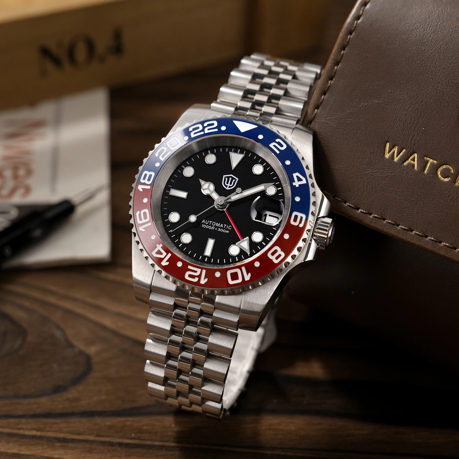 Watchdives WD16760 V2 Automatic Dive Watch NH34 Mechanical Movement 300M Waterproof GMT Watch Sapphire Lumes 5 Links Steel Strap