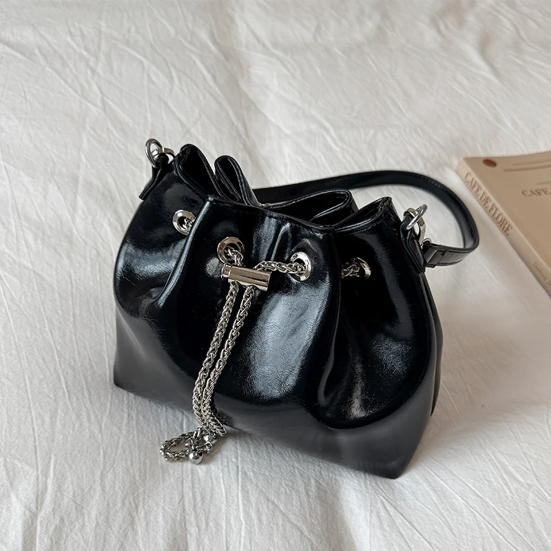 

Luxury Silver Shoulder Bag For Women Brand Designer Handbag Purse Red Evening Clutch Bag 2025 New Mini Bucket Crossbody Bag