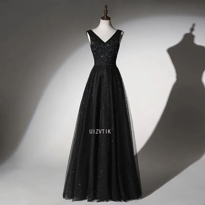 

Light Luxury Sleeveless Long Prom Dresses Black Embroidery V-Neck A-Line Evening Party Dress Elegant Back Zipper Formal Dresses