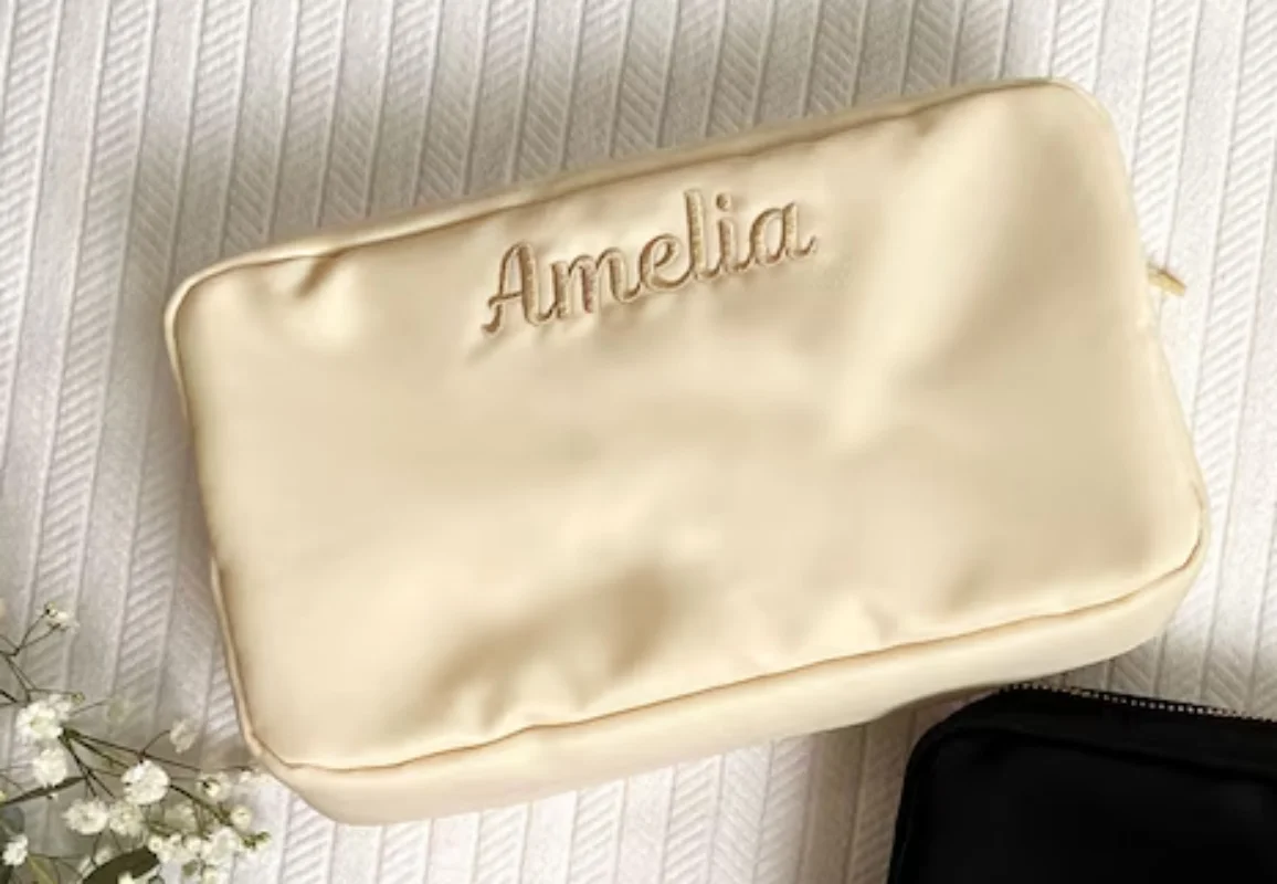 Custodia cosmetica personalizzata in Nylon con custodia per trucco ricamata custodia per accessori da viaggio personalizzata regalo per i suoi