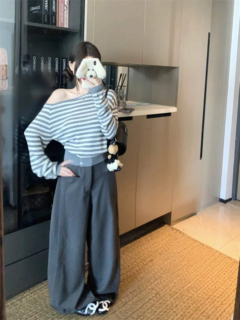 Korean Style Long Sleeve Knitted Shirt Women's Early Autumn Loose Waist Short Stripe Hot Girl Shoulder Bared Top Casual Wear