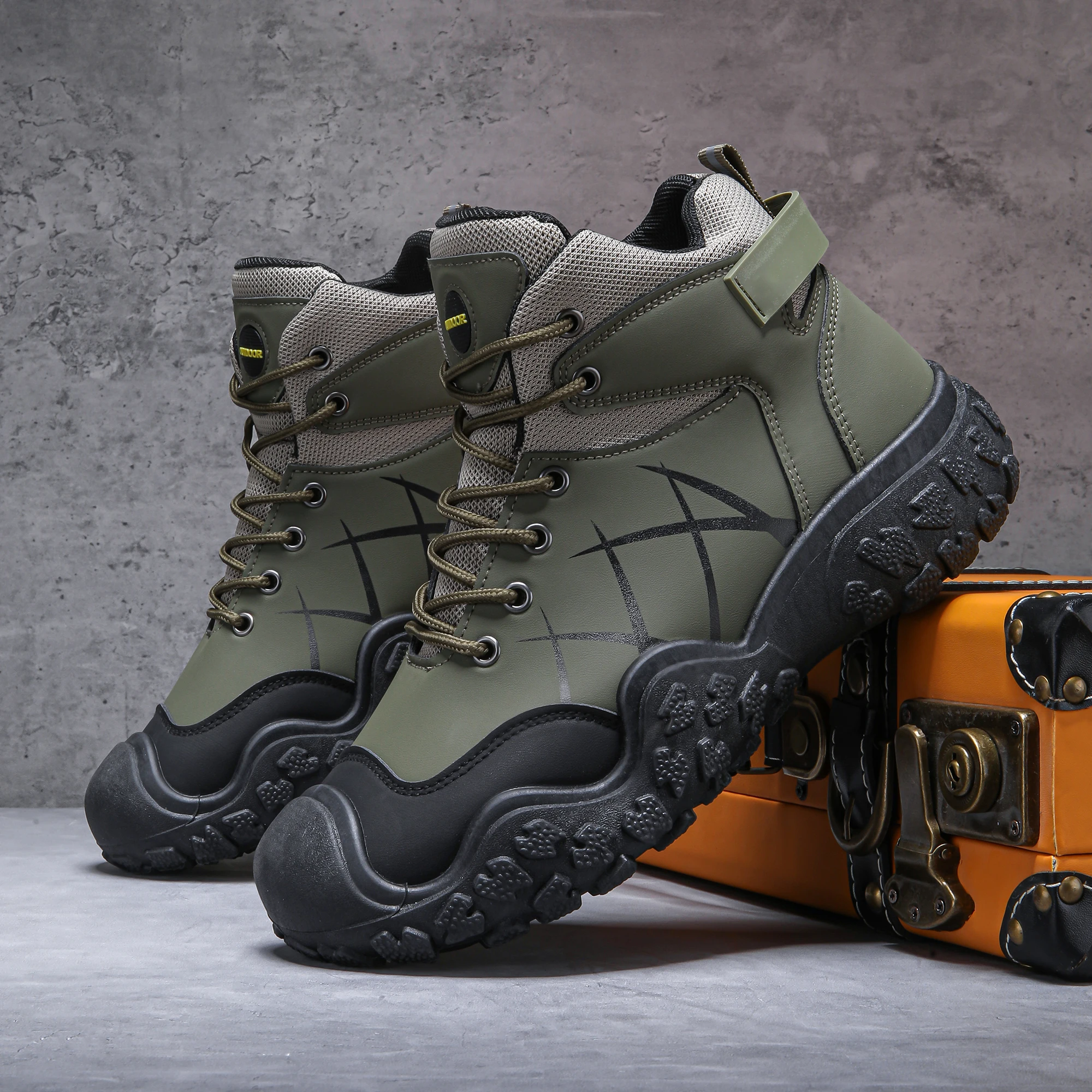 Klassische Herrenstiefel mit hohem Schaft, strapazierfähige Sohle, weiches Obermaterial, klassisch und modisch, geeignet zum Wandern und für Outdoor-Aktivitäten. – Detail 2
