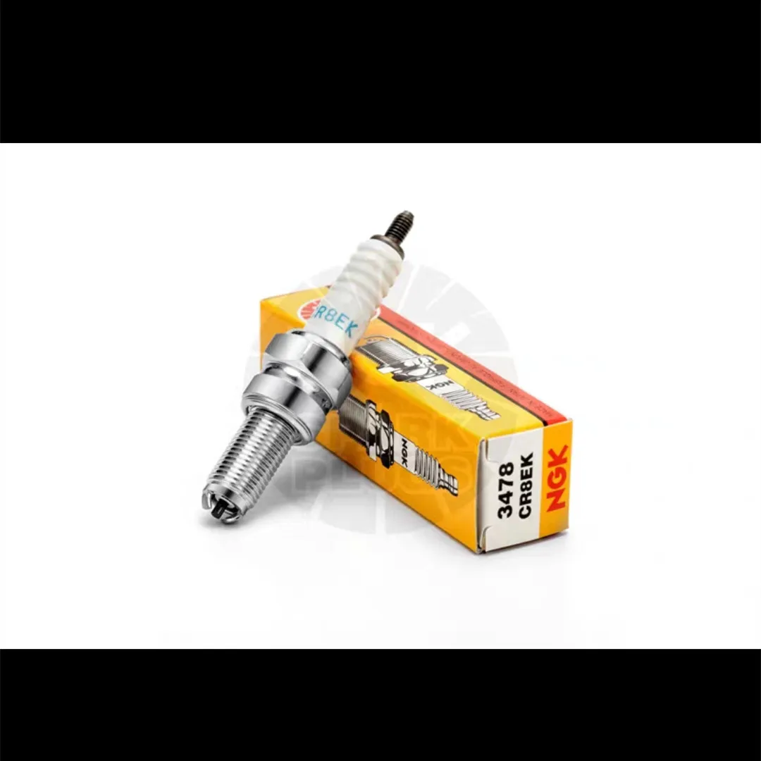 Motorcycle NGK spark plug CR8EK CR9EK CR10EK is applicable to Kawasaki Yamaha Suzuki with large displacement of 400 600