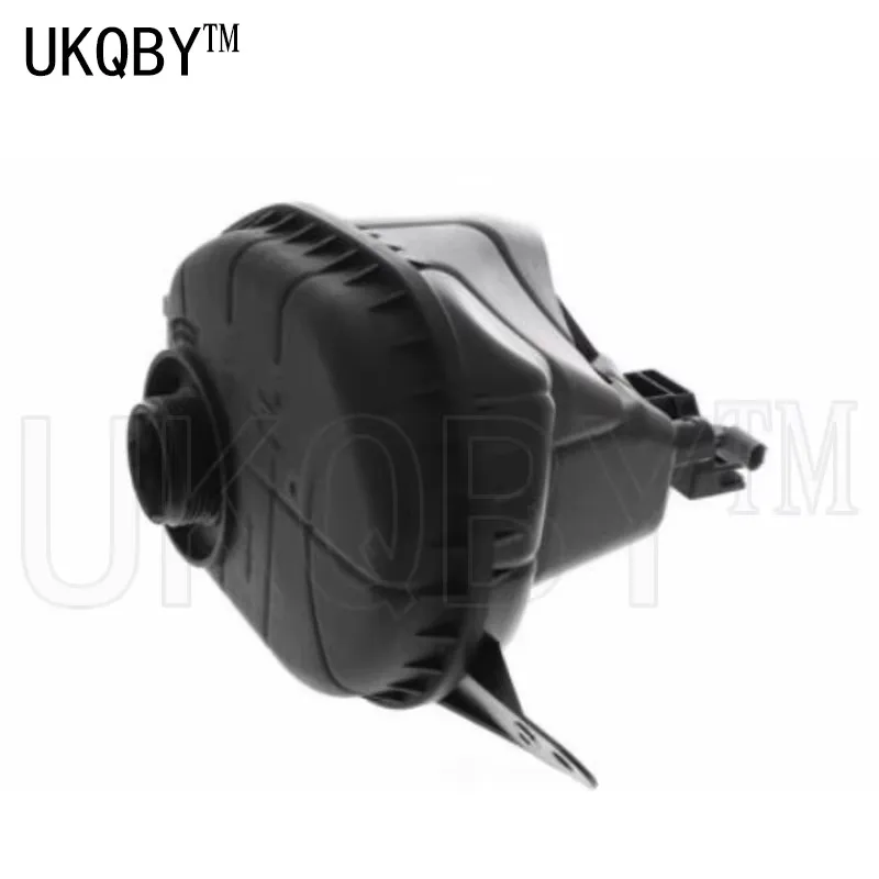 

Резервуар для хранения жидкости 5 систем F18 F02 F10 F11 17137601950 17137578439 17137647284 A1713764728