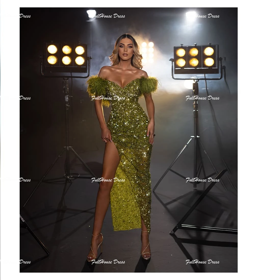 تخصيص براقة قبالة الكتف الترتر لامعة مثير غمد عارية الذراعين الشاي طول الجانب الشق حزب اللباس مع الريش