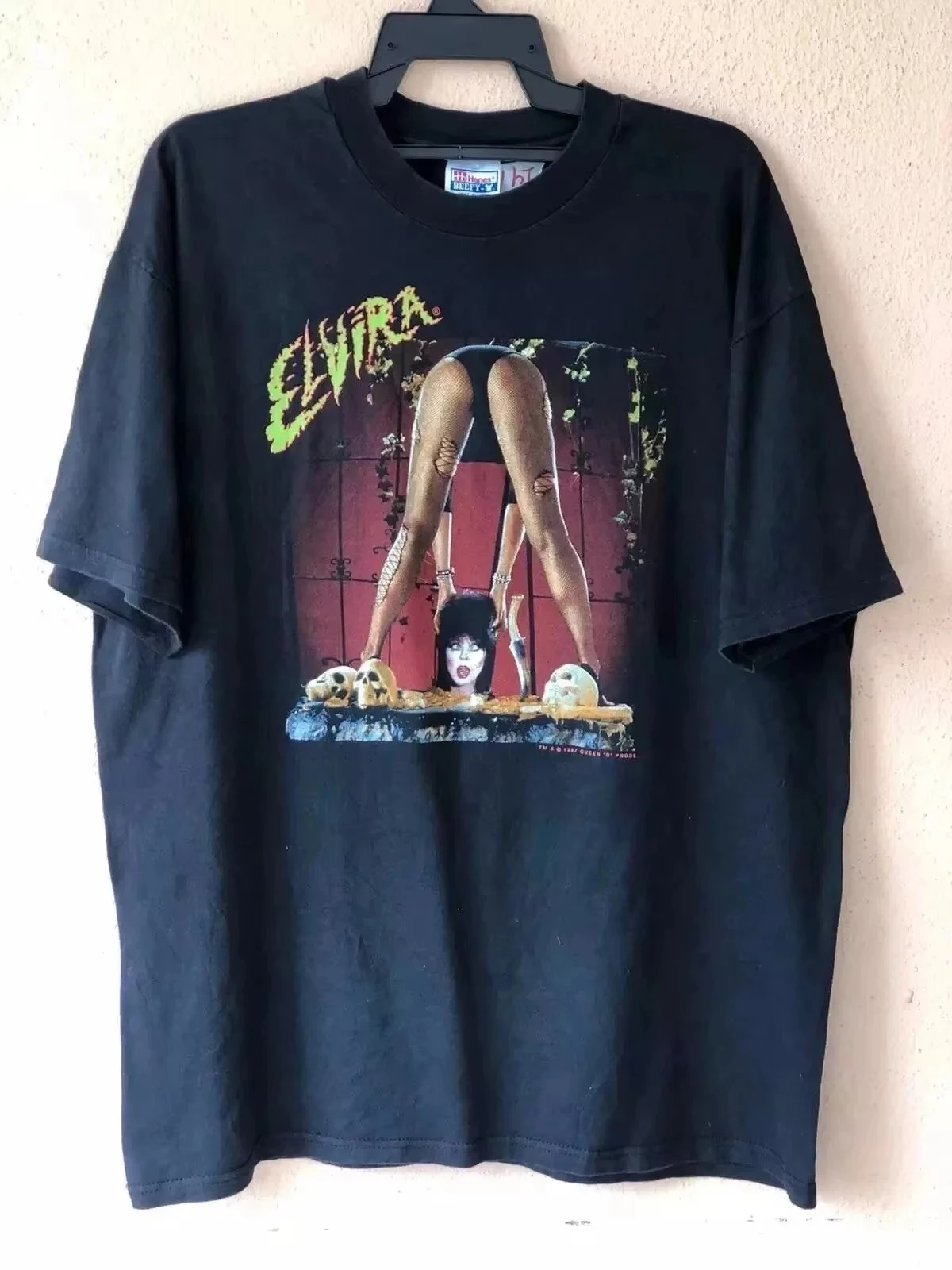 Classic 1990s Elvira Mistress of The Darkness Graphic Print T-shirt Men Women Crewneck Cotton Oversized Unisex T Shirt Couples
