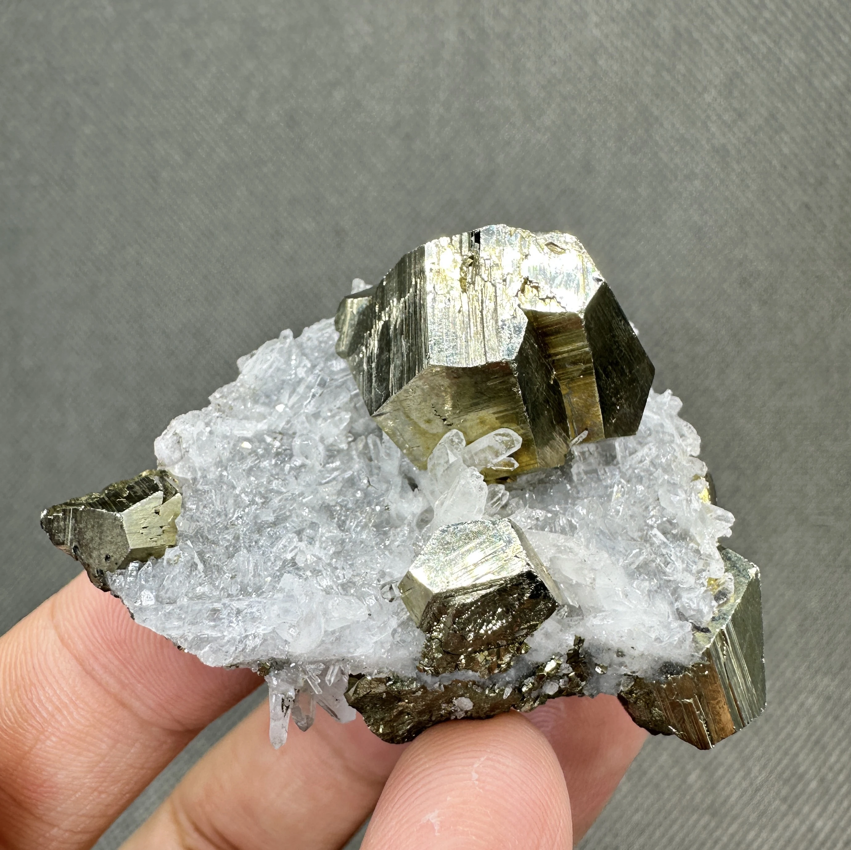 

83 g Natural Myanmar dodecahedron pyrite and crystal Symbiotic mineral specimen + healing quartz crystals and stones rock