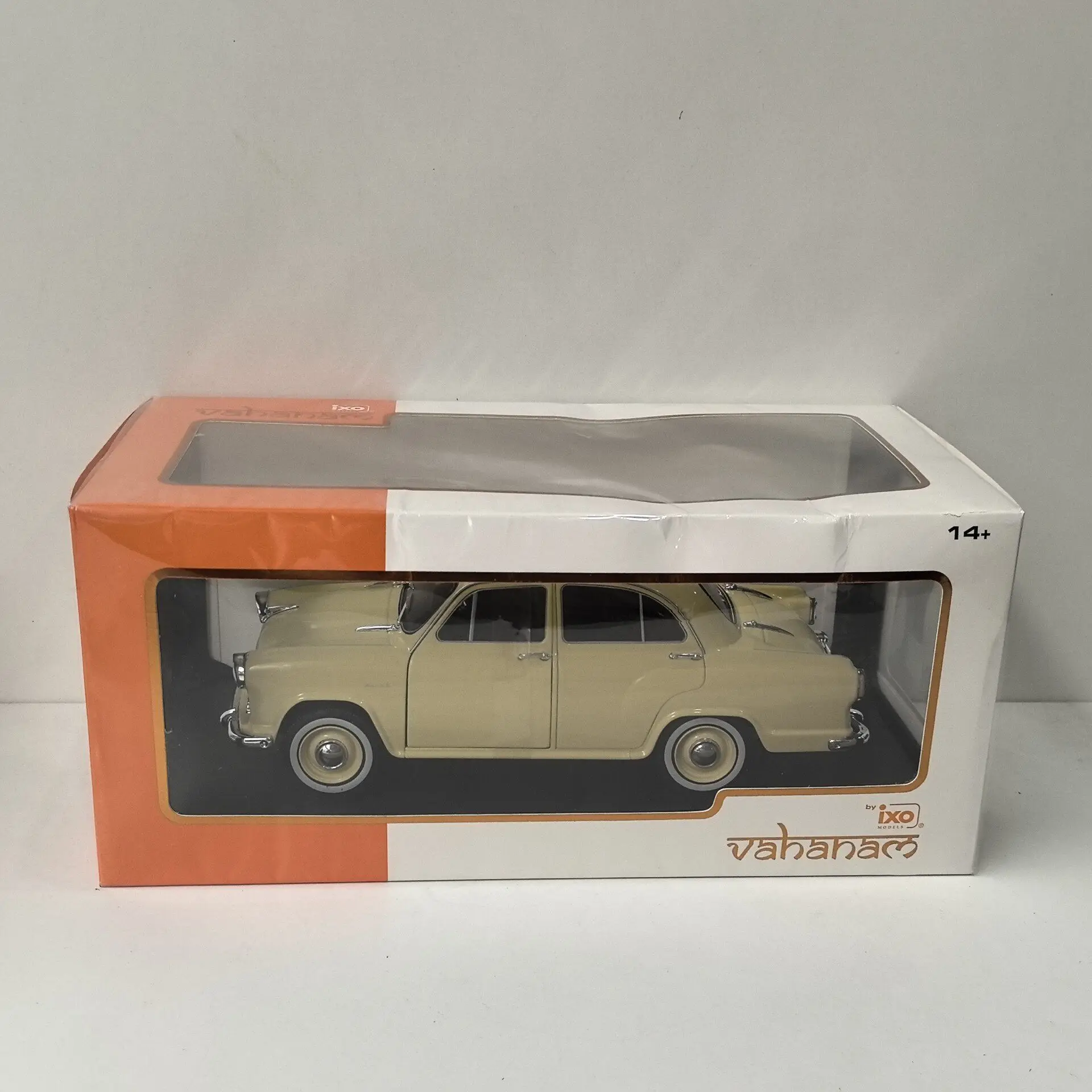 

Diecast IXO 1/18 Scale AMBASSADOR W6 Alloy Car Model