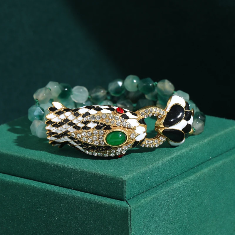 

Vintage Green Natural Stone Beaded Chain Snake Head Bracelet Women Accessories White Black Enamel Design Jewelry Luxury Festival