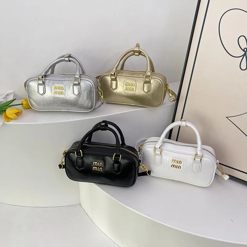 

Luxurious Leather Handbag For Elegant Ladies: Designer Inspired Women's Tote Bag With Shoulder Strap, Classic Chic
