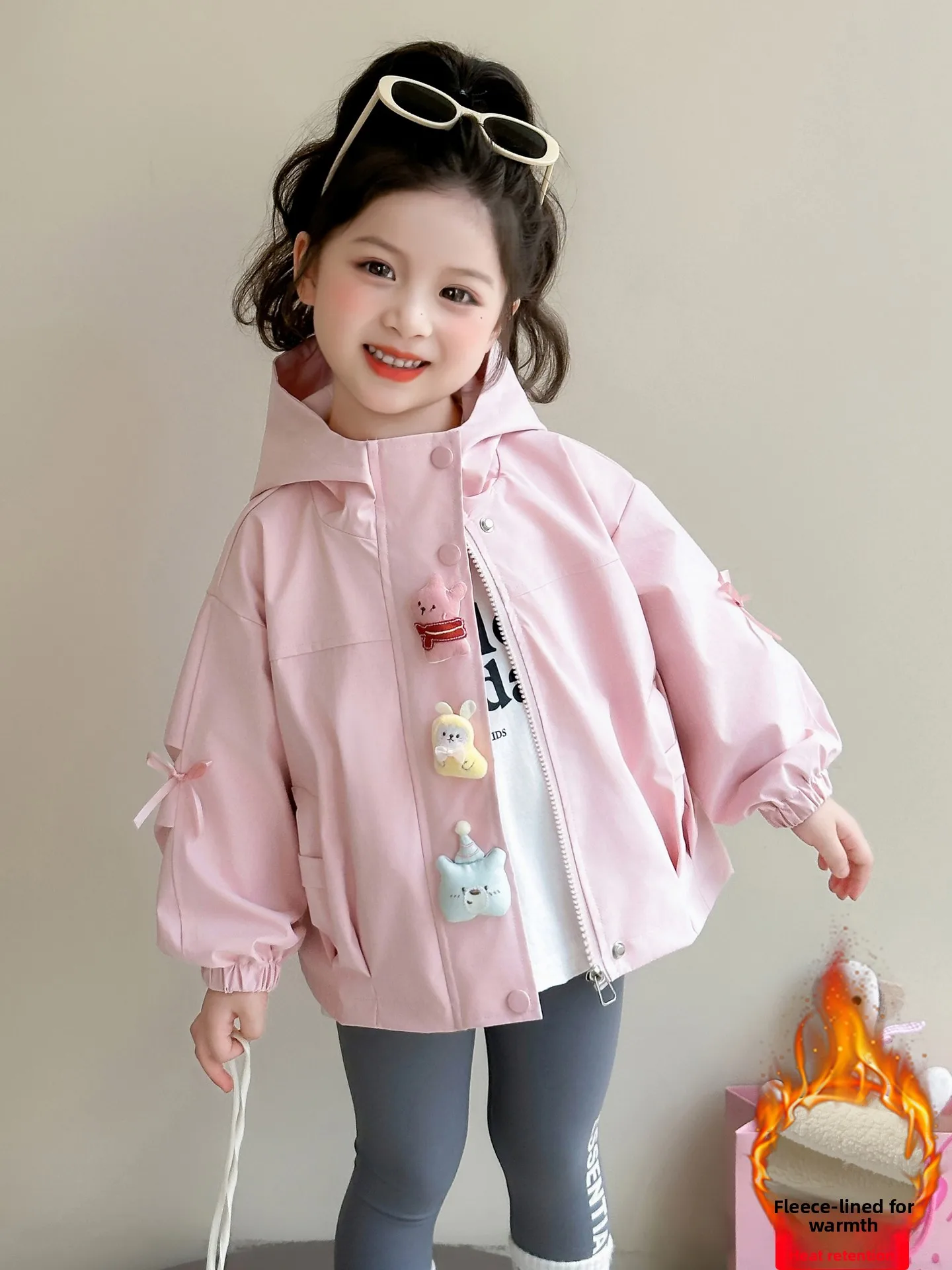 女の子用冬用コットンジャケット、漫画デザイン、フード付き、保温性、ファッショナブル、多用途、カジュアル、ロング丈、ジッパー付き