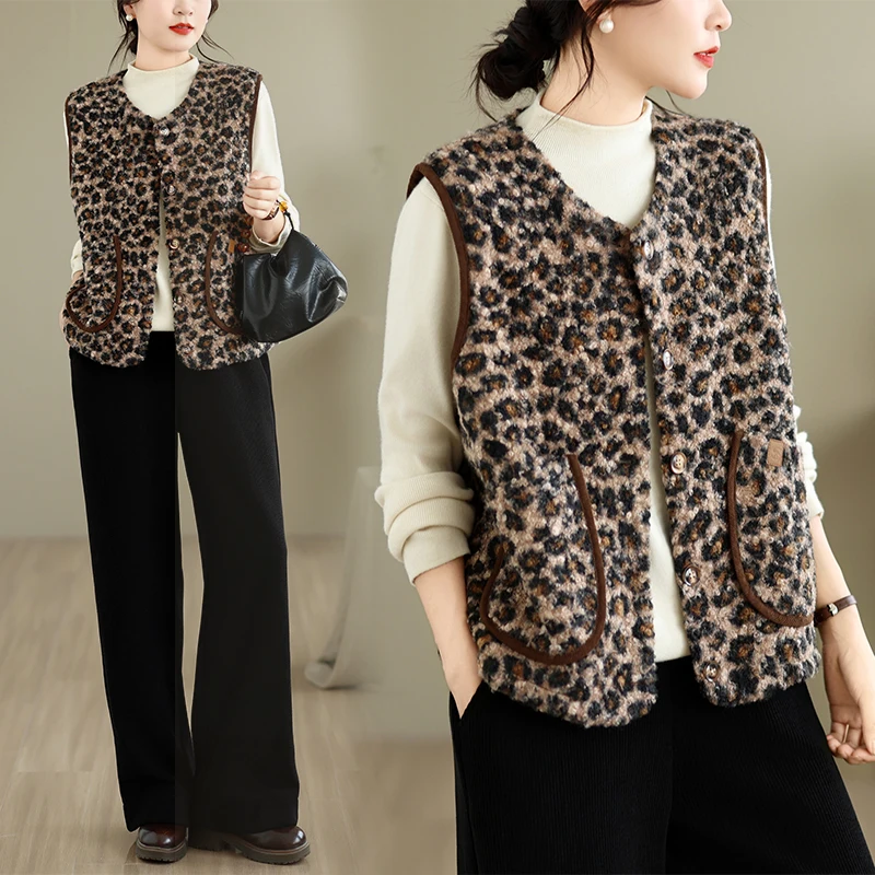 Warmth And Style: Women's Lamb Fur Vest Autumn Winter New Arrival Retro Design Color Block Commute Style Thickened Polyester