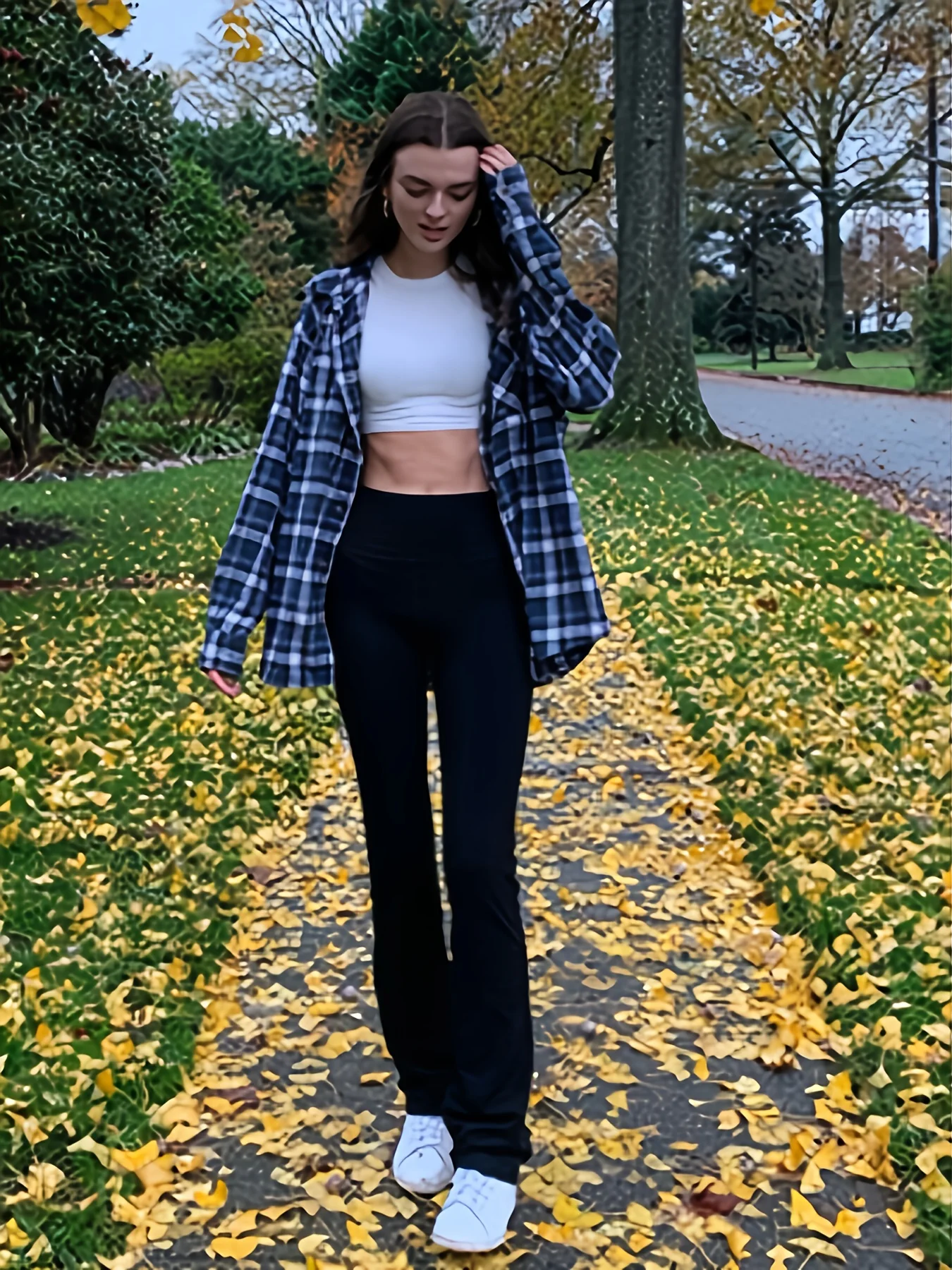 Ladies' spring and summer high waisted flared pants, elegant black elastic slim fit pants, suitable for casual wear