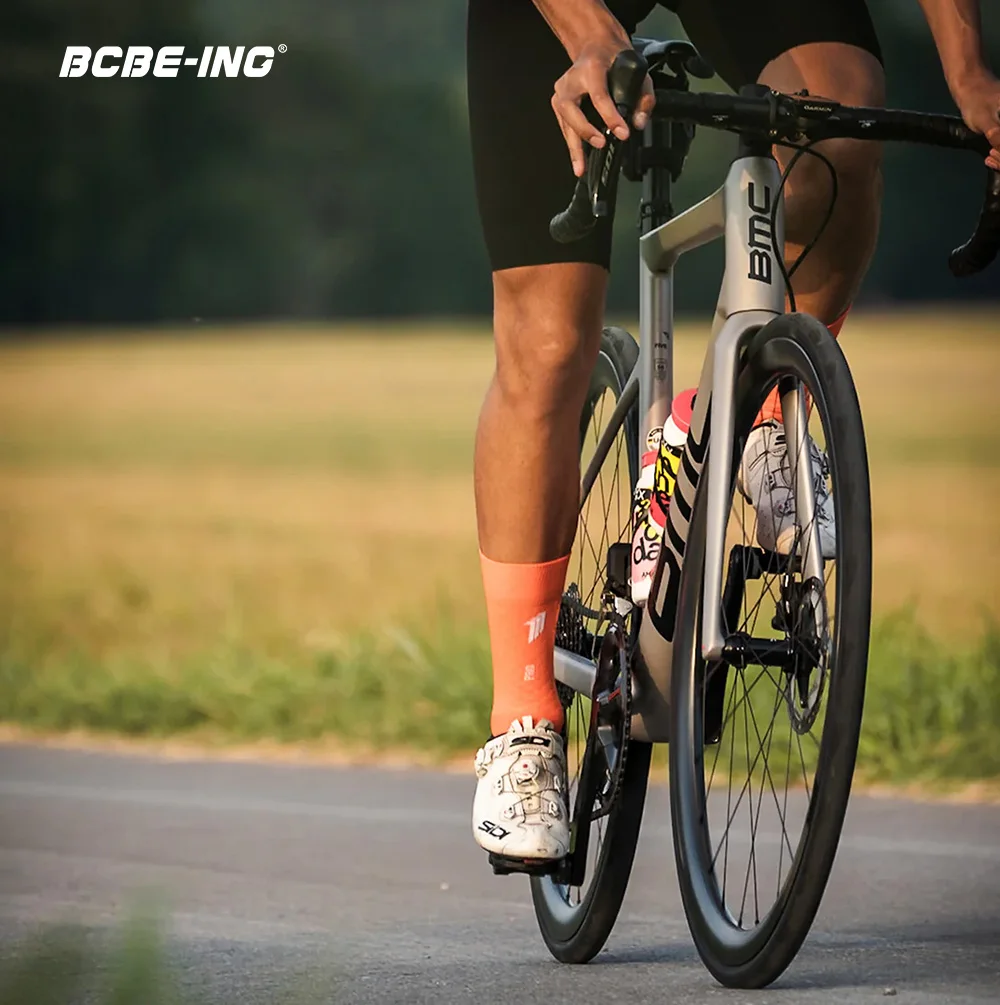 BCBE-ING Radsocken, atmungsaktiv, professionelle Sportsocken für Herren und Damen, bequeme, hochelastische, rutschfeste Outdoor-Fahrradsocken – Detail 1