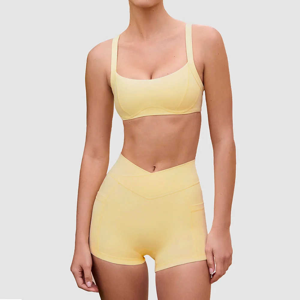 

‌Seamless Yoga Set for Women - High-Waisted Crisscross Shorts & Strappy Sports Bra with Nude-Feel Fabric‌ ‌