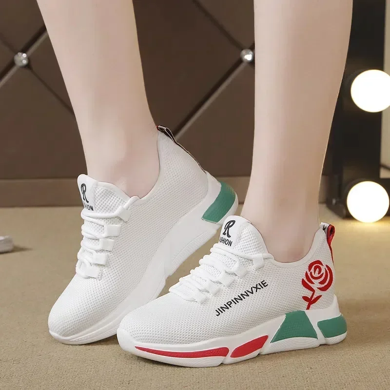 Women's casual sports shoes, fashionable shoes, versatile small white shoes, fashionable light shoes, street running