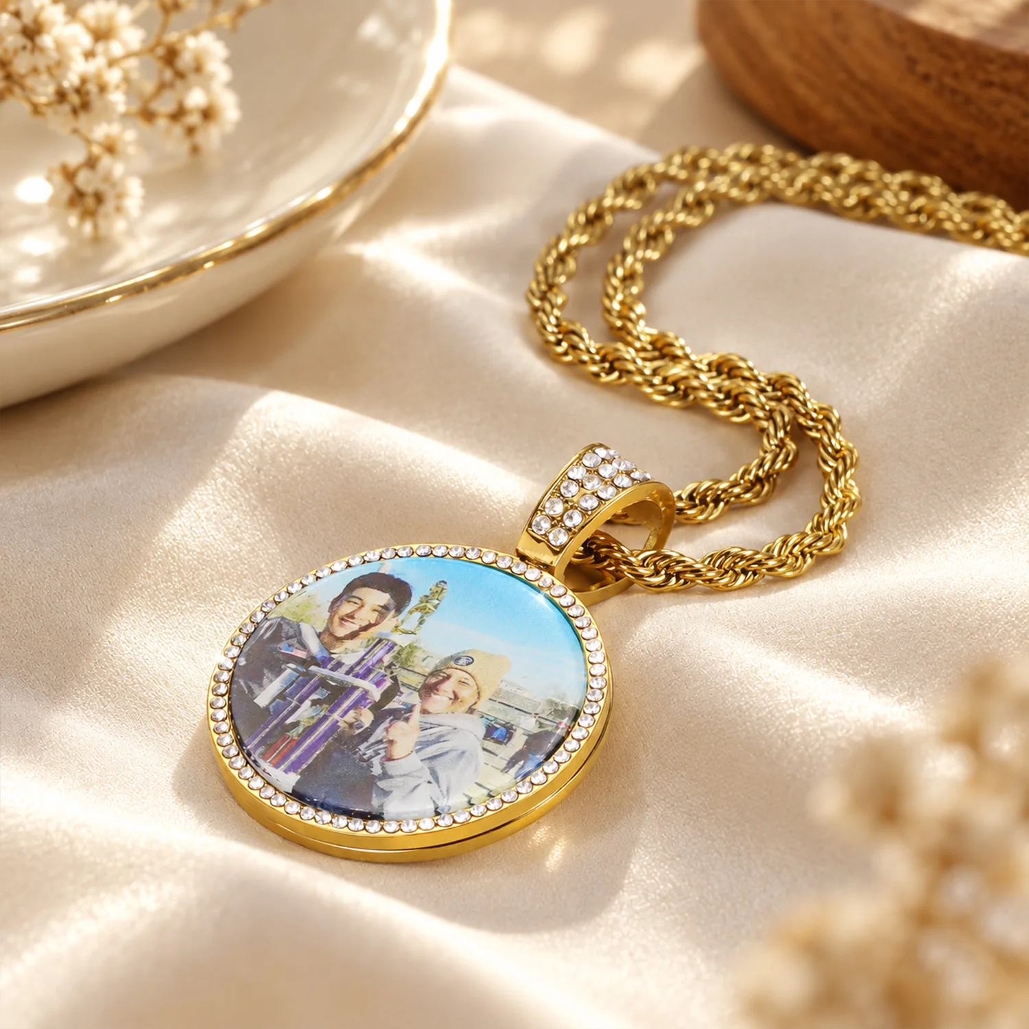 NFC Smart Necklace Custom Photo Voice Message Pendant 18K Gold Plated Stainless Steel Tap To Reveal Memory Jewerly Gift For Her