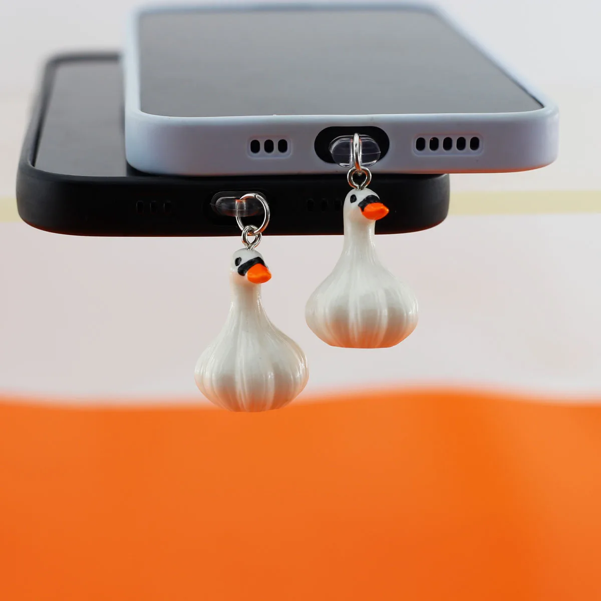 

Cute Resin Garlic Goose Phone Dust Plug Pendant Accessories Decoration For Iphone Type-C Port Gift Hanging Rope To Prevent Loss
