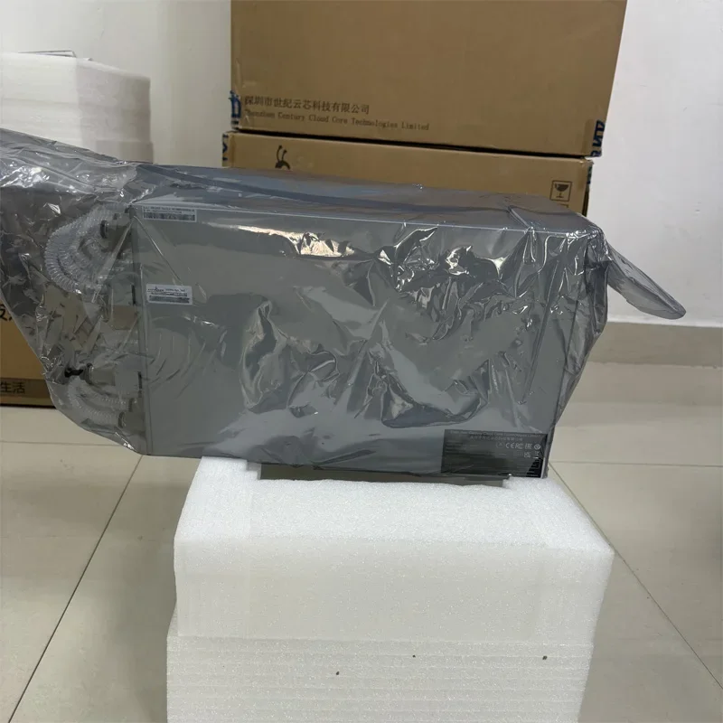 Antminer S19Pro Hyd 184T آلة تعدين البيتكوين Antminer S19 Pro Hydro 184T