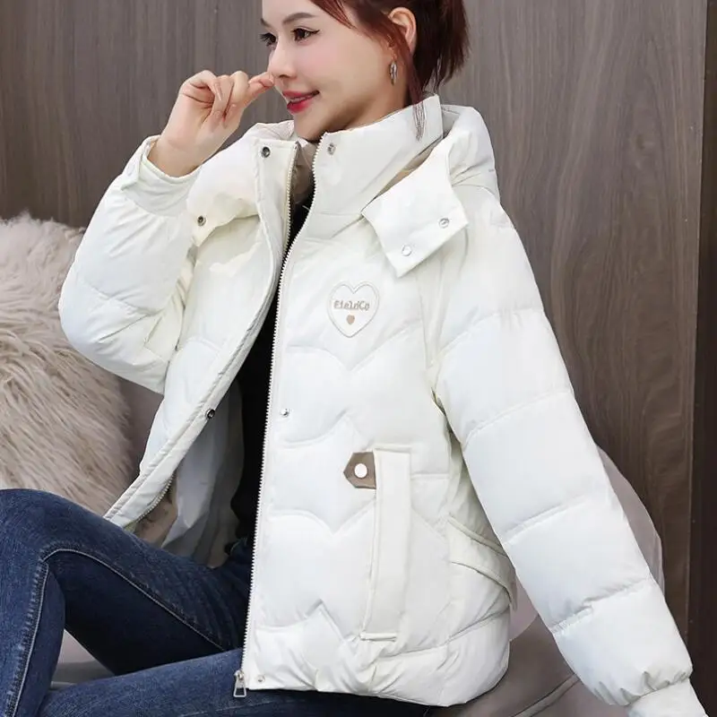 2025 frauen Neue Herbst/winter Kurzen Stil Vielseitig Westlichen Stil Baumwolle Mantel Tops Mode Verdickt Warme Design Mit Kapuze Baumwolle mantel