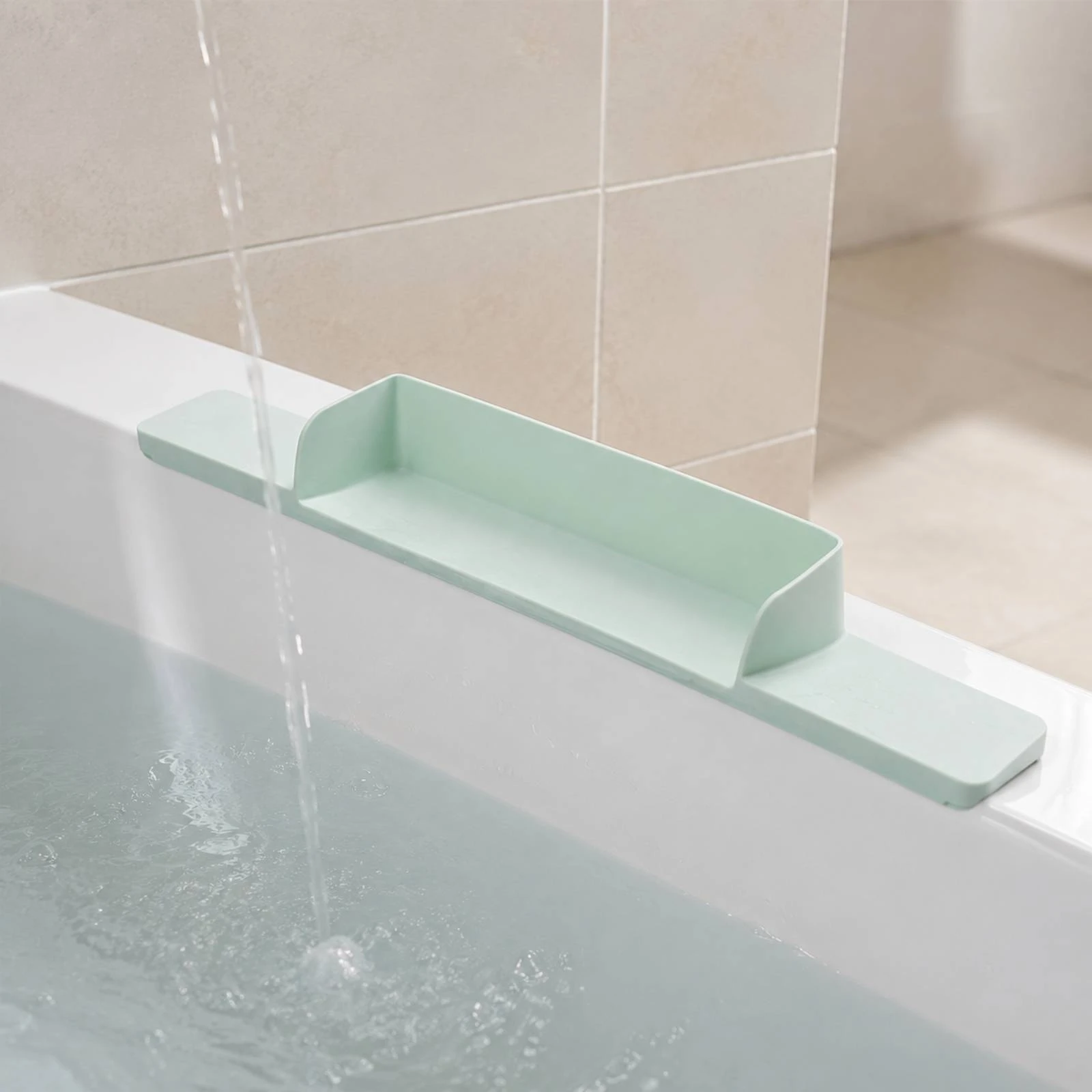 Bathtub Splash Guard Tray Multifunctional Silicone Bathtub Splash Guard One-Piece Silicone Bath Tray Long-Lasting for Families